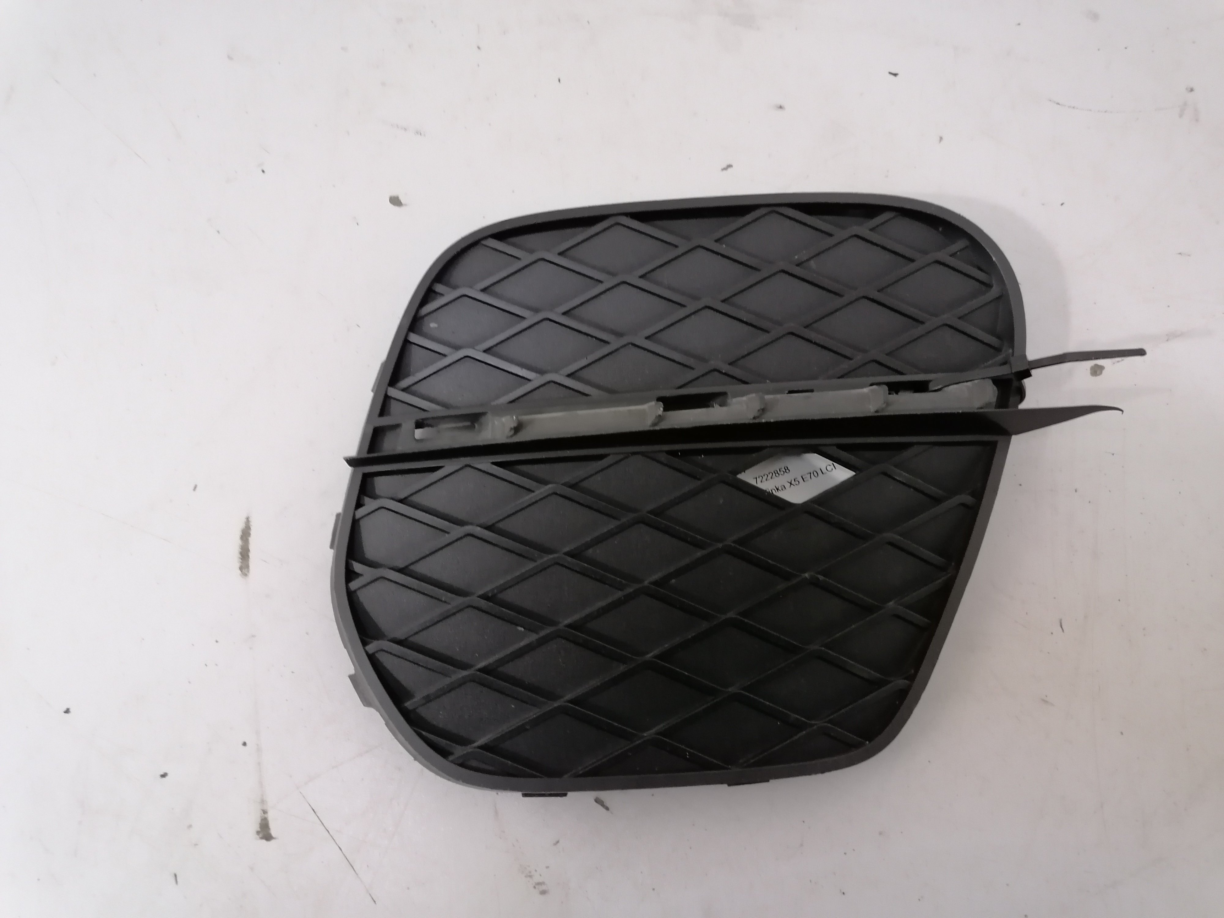 BMW X5 (E70) SUV xDrive 50i 4.4 V8 32V (N63-B44A) RADIATOR GRILL 2013 7222858 7222858|BMW BMW X5 (E70) SUV xDrive 50i 4.4 V8 32V (N63-B44A) RADIATOR GRILL 2013 7222858 7222858|BMW