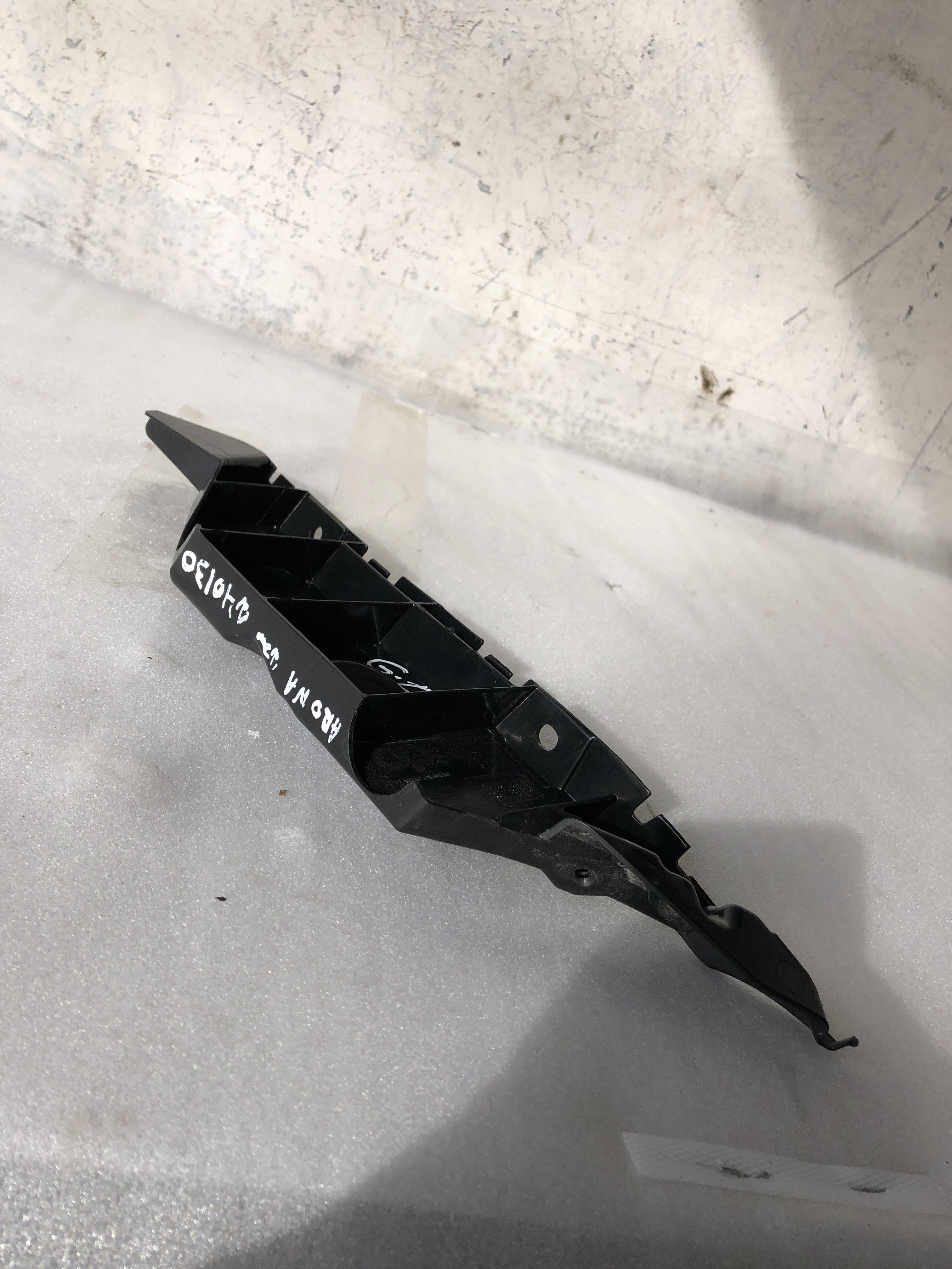 Seat Arona (KJX) SUV 1.0 TSI 12V (DUSB) BUMPER BRACKET RIGHT REAR 2023 6F9807394B 6F9807394B|SEAT Seat Arona (KJX) SUV 1.0 TSI 12V (DUSB) BUMPER BRACKET RIGHT REAR 2023 6F9807394B 6F9807394B|SEAT