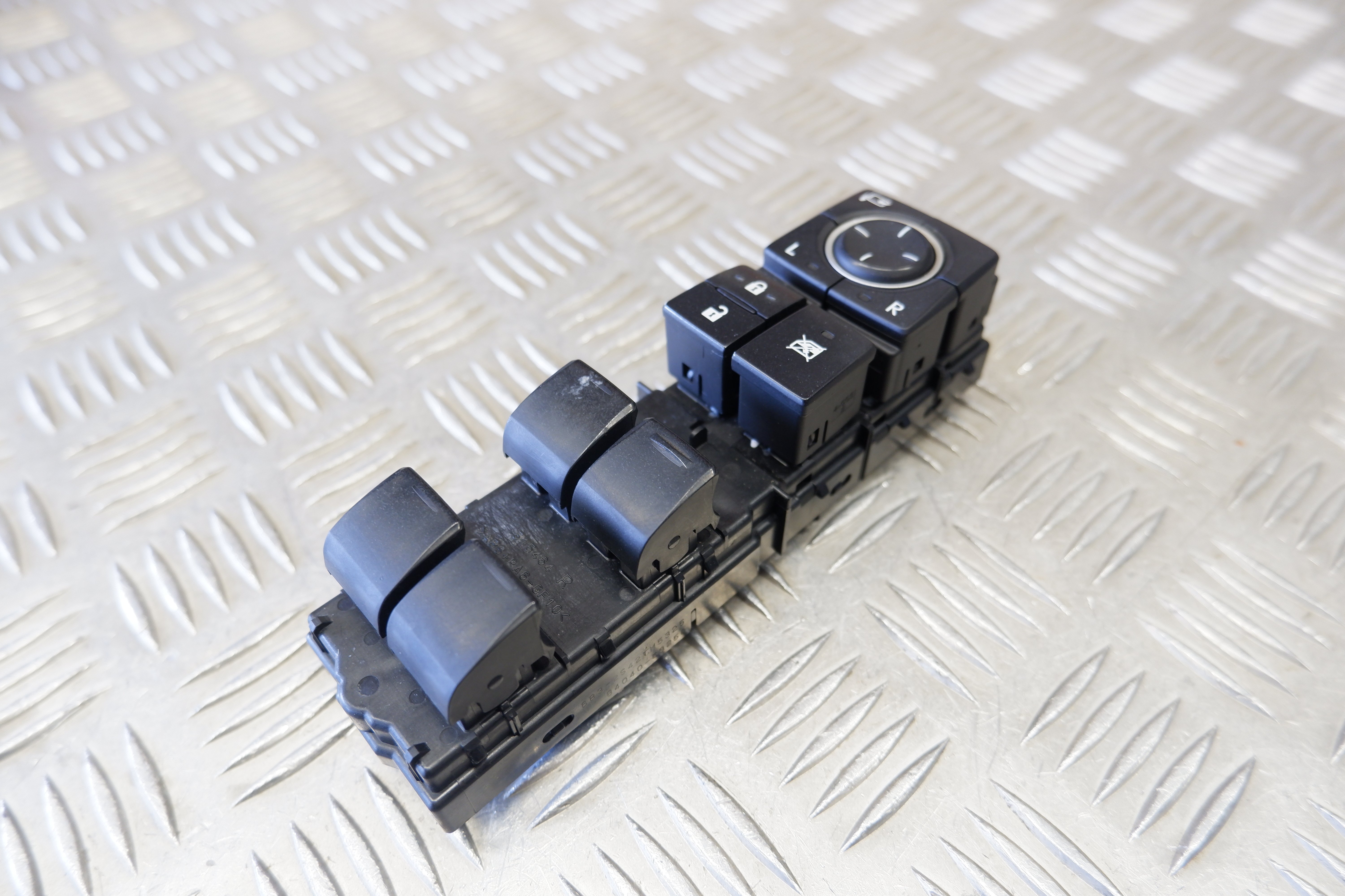 Lexus IS (E3) Sedan 300h 2.5 16V (2ARFSE) SWITCH POWER WINDOW RIGHT FRONT 2014 8404053250 8404053250|LEXUS